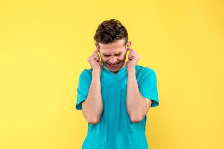 هل التهاب الاذن يسبب صداع