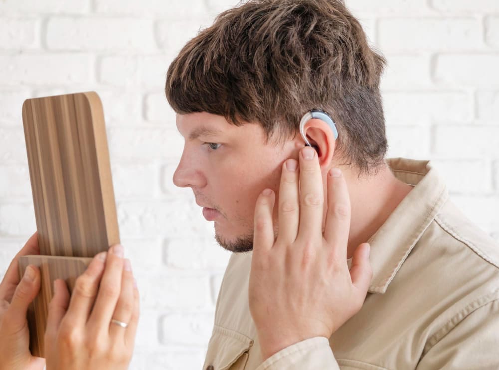 أضرار سماعات الأذن الطبية